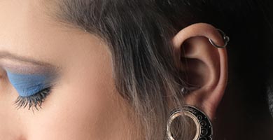 Piercing en el cartílago de la oreja